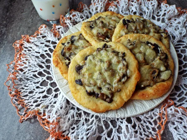 Фото блюда: Картофельные лепешки с грибами и сыром
