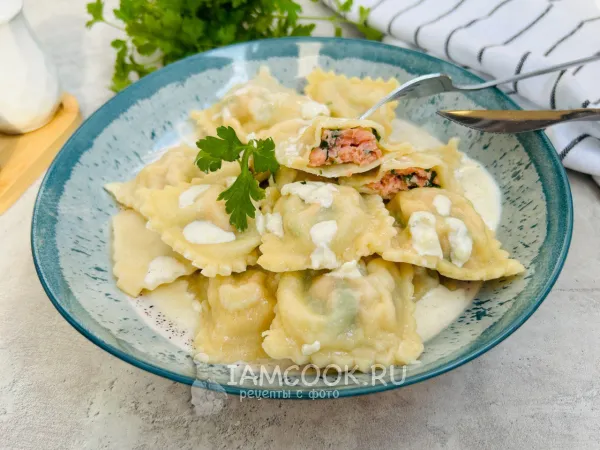 Фото блюда: Равиоли с семгой в сливочном соусе