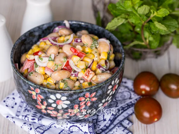 Фото блюда: Салат с фасолью, кукурузой и болгарским перцем