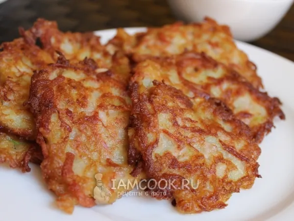 Фото блюда: Кабачковые оладьи с колбасой