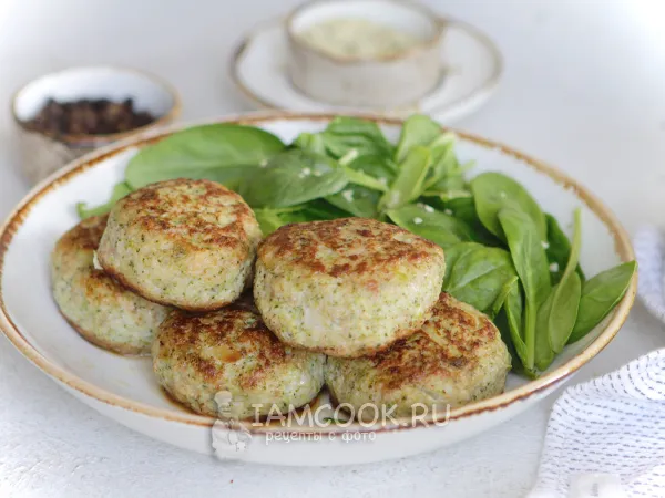 Фото блюда: Куриные котлеты с брокколи на сковороде