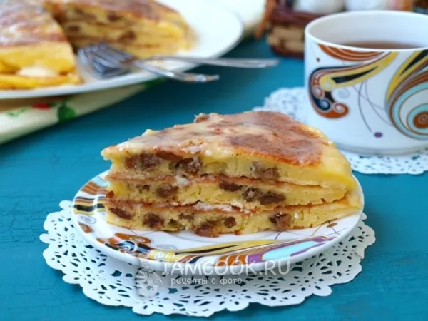 Фото блюда: Толстые блины на кефире с изюмом