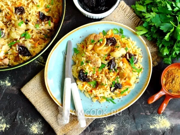 Фото блюда: Плов с курицей с черносливом