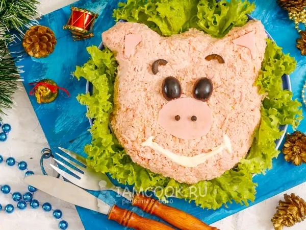 Фото блюда: Слоеный салат «Свинка» (почти Оливье)