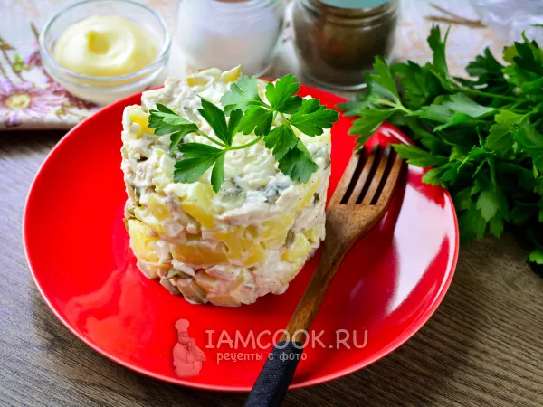 Фото блюда: Салат со свининой и солеными огурцами