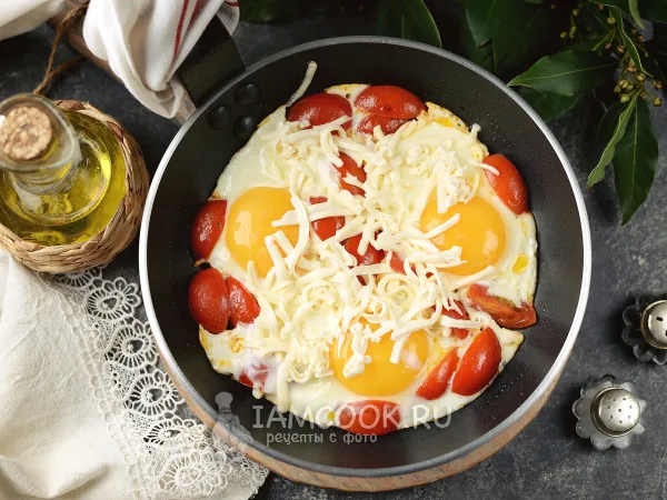 Фото блюда: Яичница с плавленым сыром