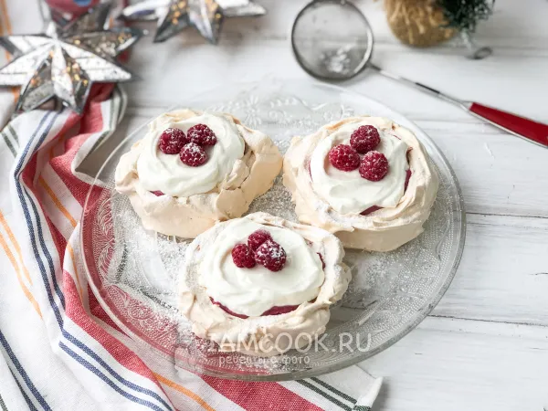 Фото блюда: Десерт «Павлова» с ягодным курдом и творогом