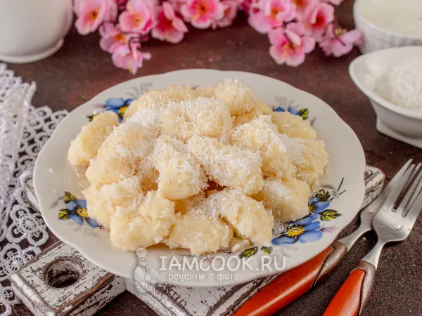 Фото блюда: Ленивые вареники с кокосовой стружкой