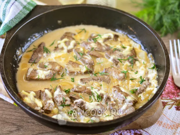 Фото блюда: Свиная печень с майонезом на сковороде