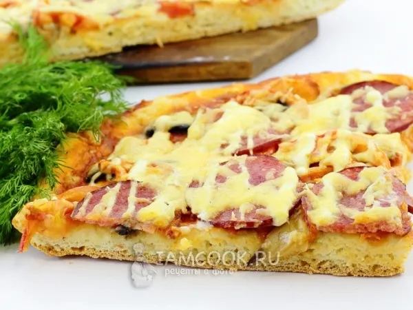 Фото блюда: Пицца на дрожжевом тесте с колбасой