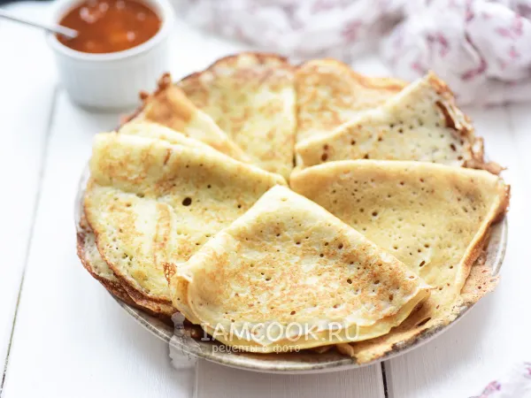 Фото блюда: Тонкие дрожжевые блины на кефире (с дырочками)