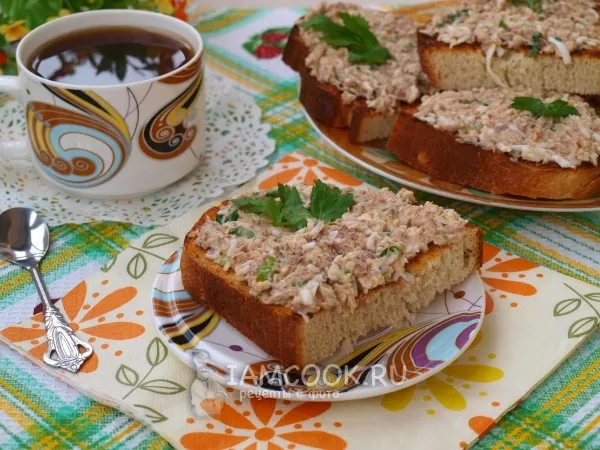 Фото блюда: Бутерброды с сайрой и яйцом