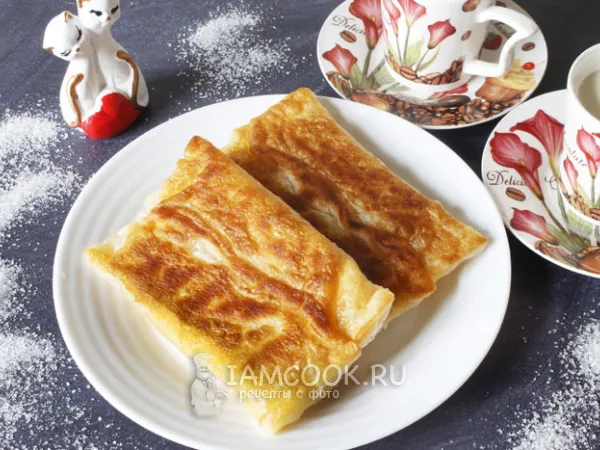 Фото блюда: Слоеные пирожки с яблоками на сковороде