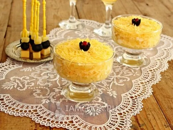 Фото блюда: Салат с ананасом и сыром