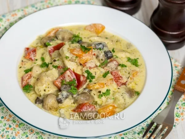 Фото блюда: Фрикасе из курицы с грибами, овощами и вином