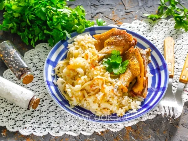 Фото блюда: Утка с квашеной капустой и рисом