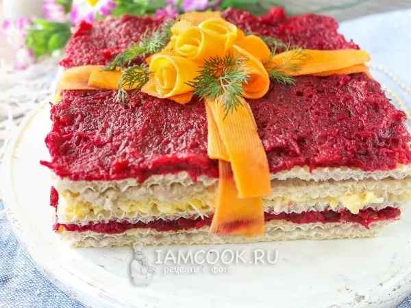 Фото блюда: Селедочный торт на вафельных коржах