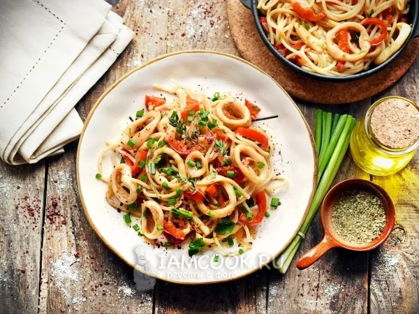 Фото блюда: Паста с кальмарами и болгарским перцем