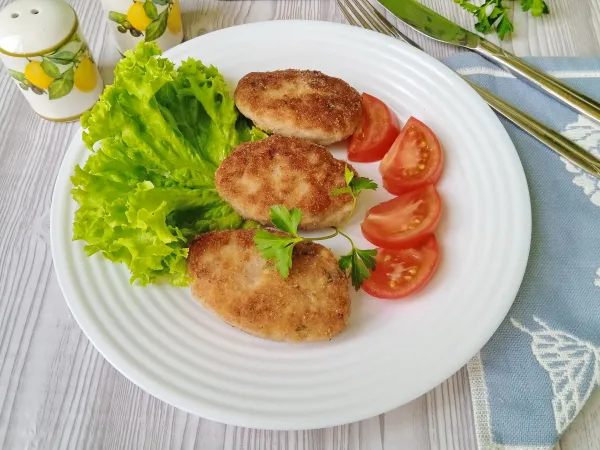 Фото блюда: Котлеты из индейки с сыром на сковороде