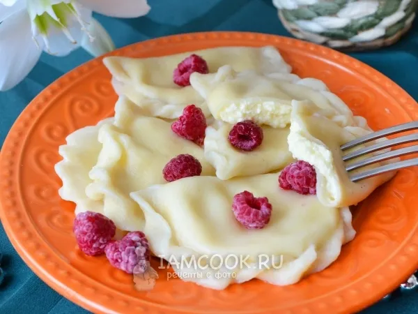 Фото блюда: Вареники с творогом и яичными желтками