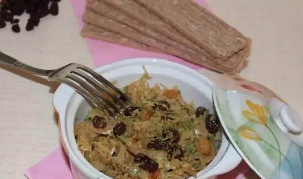 Фото блюда: Капуста тушеная с яблоками