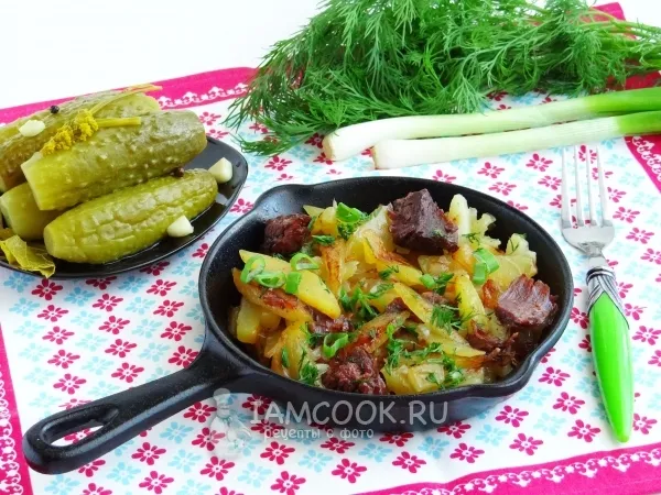 Фото блюда: Жареная картошка с тушенкой на сковороде