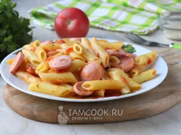 Фото блюда: Макароны с сосисками и помидорами