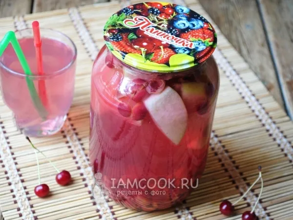 Фото блюда: Компот из яблок и вишни