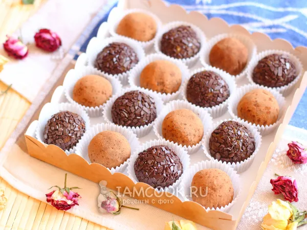 Фото блюда: Конфеты из фиников и орехов