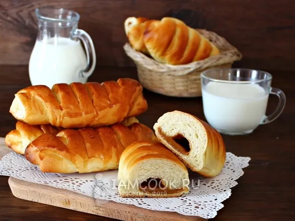 Фото блюда: Пирожки на кефире с дрожжами в духовке