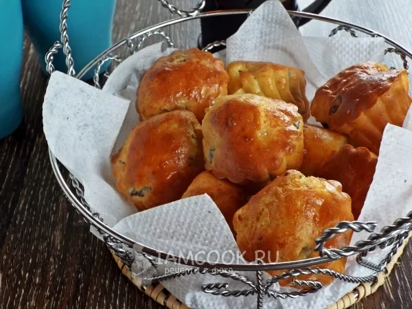 Фото блюда: Маффины с куриными сердечками и луком