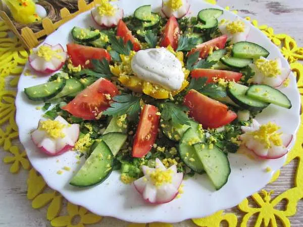Фото блюда: Овощной салат «Весеннее настроение»