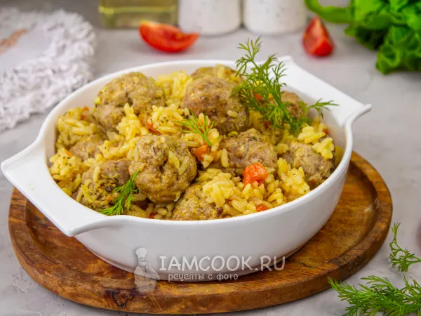 Фото блюда: Фрикадельки из фарша на сковороде с рисом