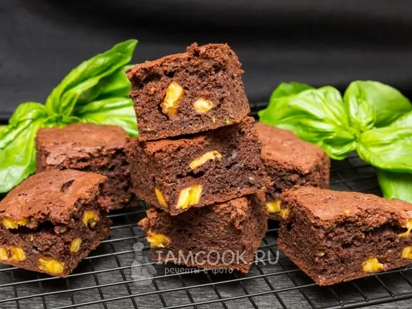 Фото блюда: Шоколадный пирог с базиликом и бананом