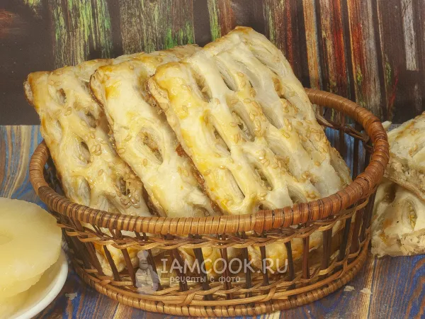 Фото блюда: Слойки с курицей и ананасом