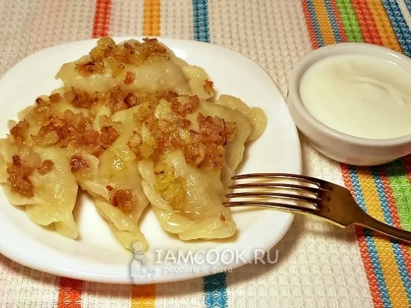 Фото блюда: Вареники с картошкой и салом