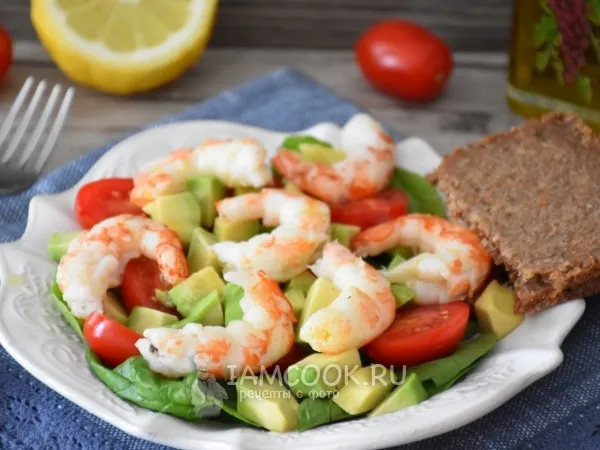 Фото блюда: Овощной салат с авокадо, креветками и шпинатом