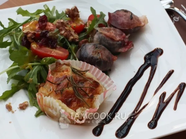 Фото блюда: Салат с рукколой и закусками