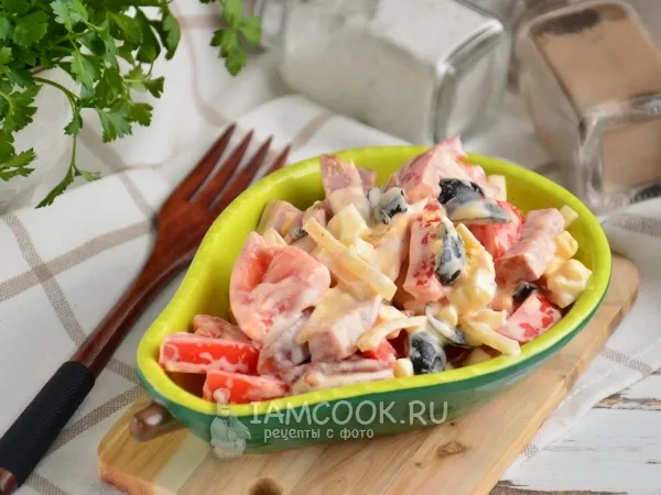 Фото блюда: Салат с ветчиной и маслинами