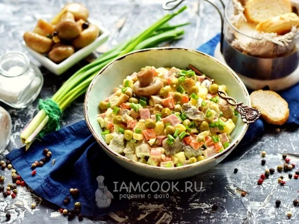 Фото блюда: Салат «Оливье» с маринованными грибами