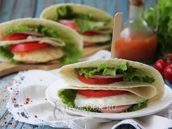 Фото блюда: Конвертики из тортильи с начинкой