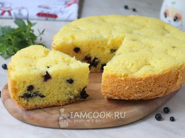 Фото блюда: Шарлотка с черникой в мультиварке