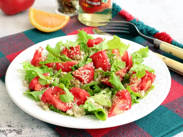 Фото блюда: Салат с перловкой и помидорами