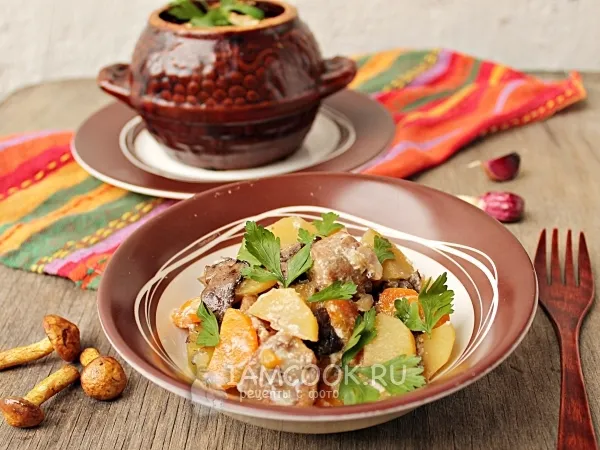 Фото блюда: Картошка в горшочках с мясом и грибами