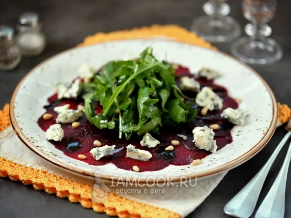 Фото блюда: Карпаччо из свеклы и голубого сыра
