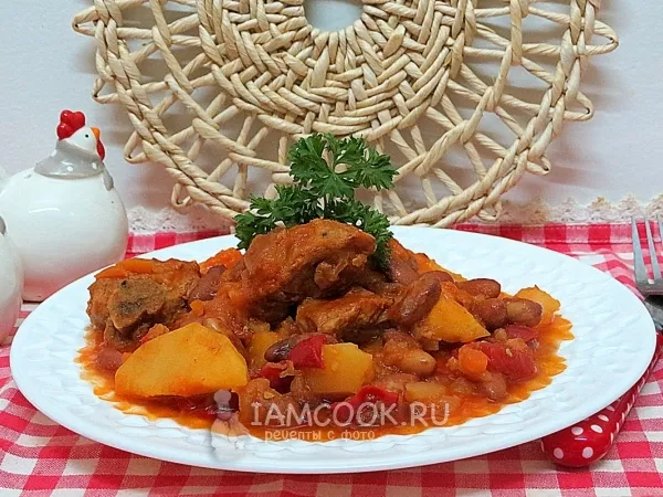 Фото блюда: Тушеная картошка с фасолью и мясом
