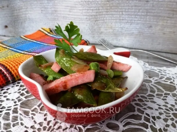 Фото блюда: Зеленый горошек с колбасой на завтрак