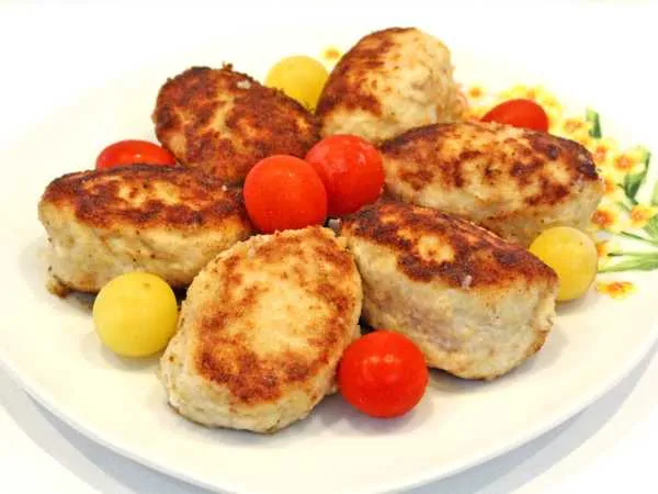 Фото блюда: Куриные котлеты в мультиварке