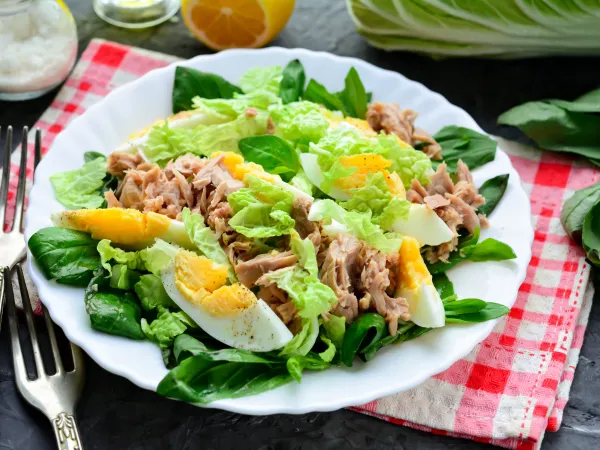 Фото блюда: Салат с тунцом и пекинской капустой