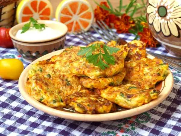 Фото блюда: Кабачковые оладьи с морковью
